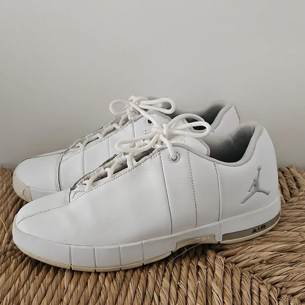 Nike Air White Jordan Sneakers 6Y